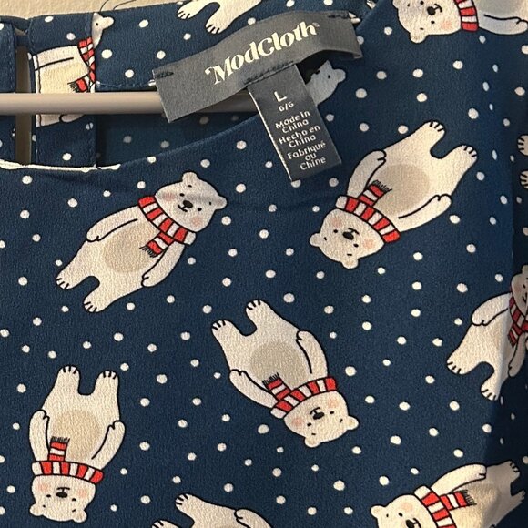 Delightful Demeanor Festive Holiday Polar Bear Blouse Top Large - Picture 4 of 4